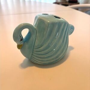 Sweet blue ceramic swan toothbrush holder (vintage)